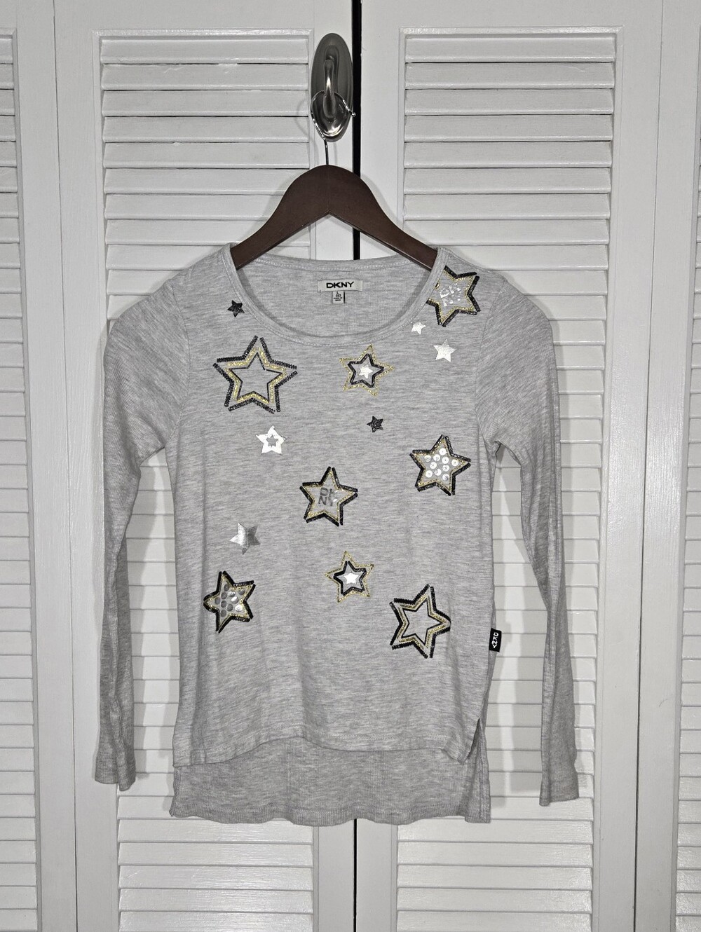 DKNY Long Sleeve High Low Crewneck Gray Metallic Embellished Sequin Stars Top 12
